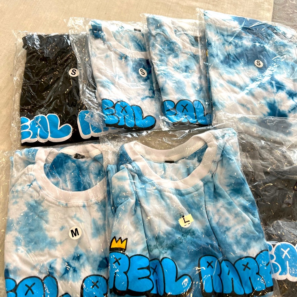 8 New different sizes men’s T shirts size L-M-S